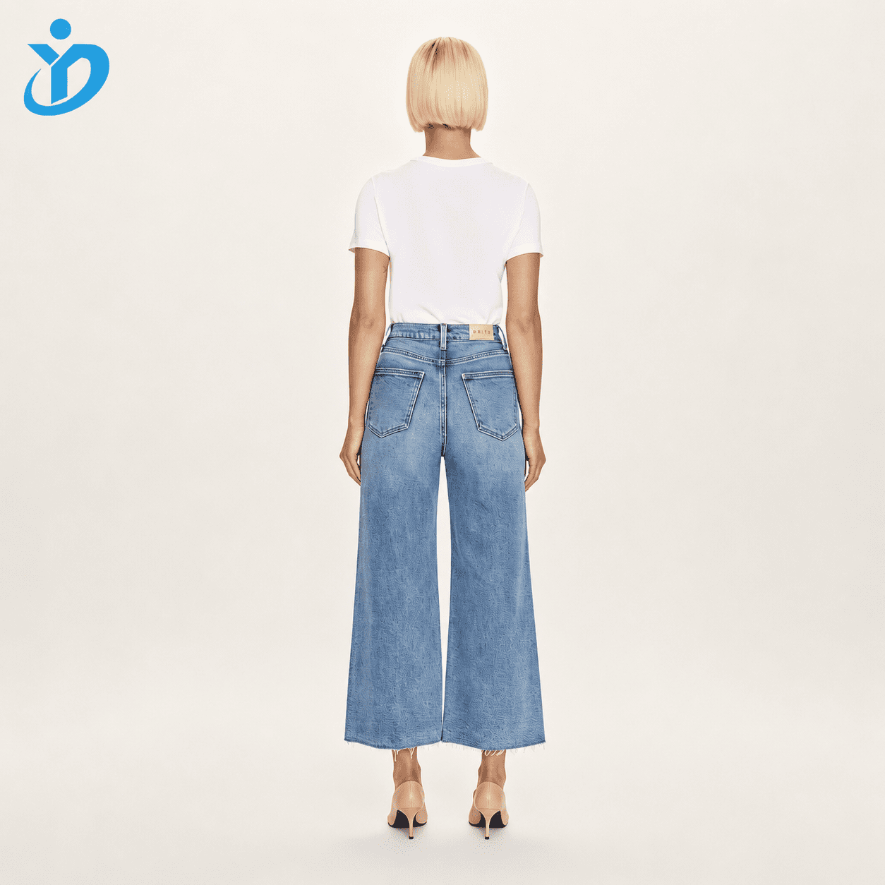 wide-leg-jeans-for-older-woman